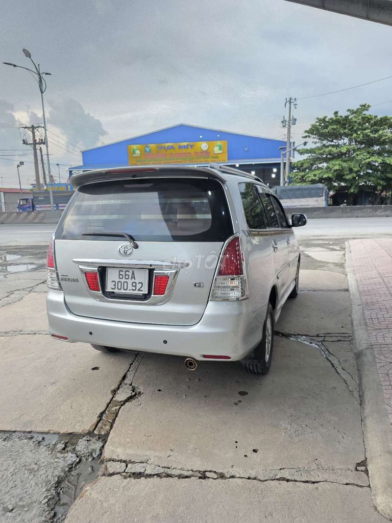 Toyota Innova 2010 G Số sàn Bạc. Mua bán Ô tô tại Quận 12 Tp Hồ Chí Minh được đăng bởi A Tuan hình 4