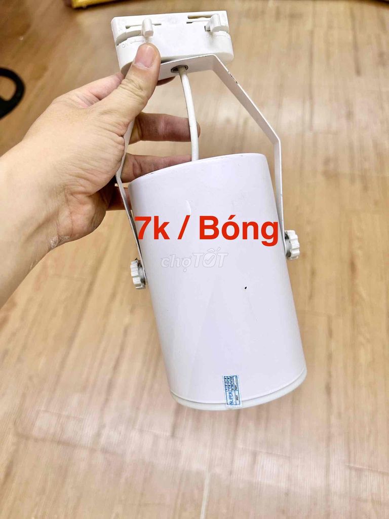 Đèn spotlight Trắng Kim loại. Mua bán Đèn tại Thành phố Biên Hòa Đồng Nai được đăng bởi Chuong Do hình 1