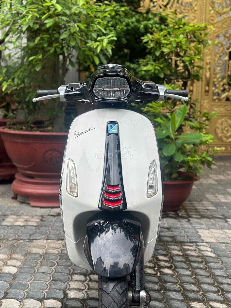Vespa đèn vuông đời 2014 bstp chính chủ. Mua bán Xe máy tại Quận 10 Tp Hồ Chí Minh được đăng bởi Hoang sang hình 3