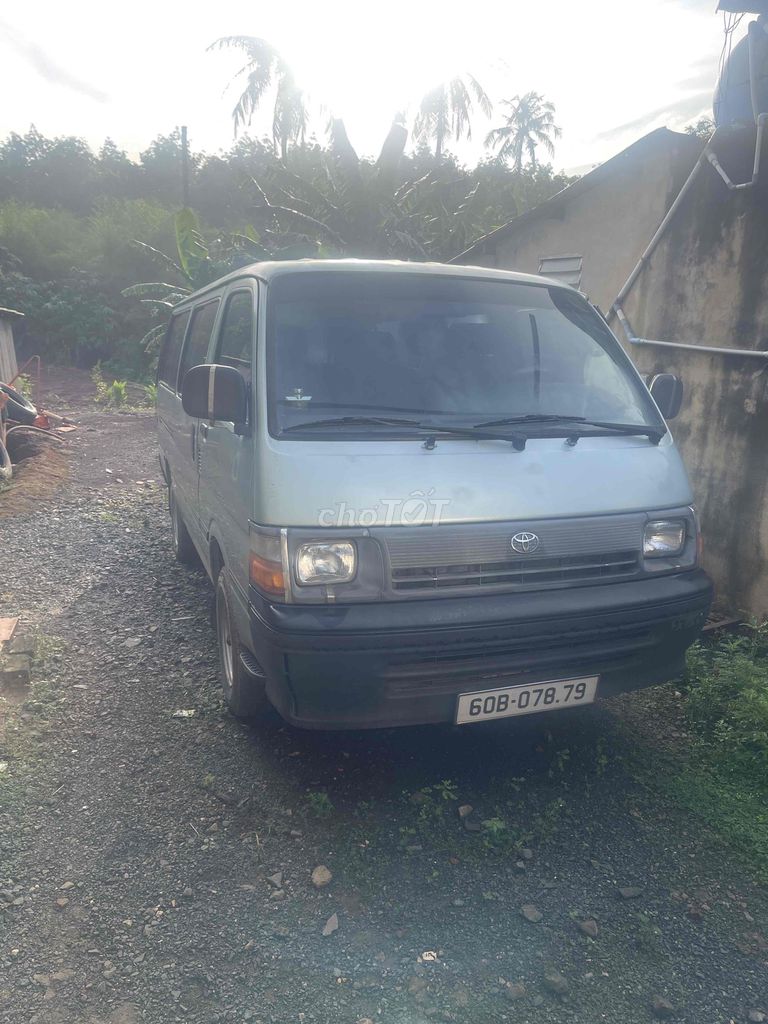 Toyota Hiace 2002 16 chỗ - 100000 km. Mua bán Ô tô tại Huyện Hớn Quản Bình Phước được đăng bởi dang dung hình 2