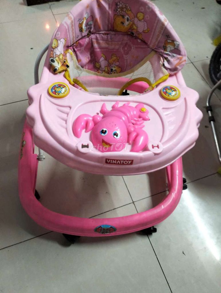 Xe tập đi màu hồng. Mua bán Mẹ và bé tại Quận Bình Tân Tp Hồ Chí Minh được đăng bởi Hoàng Kim Phượng hình 1