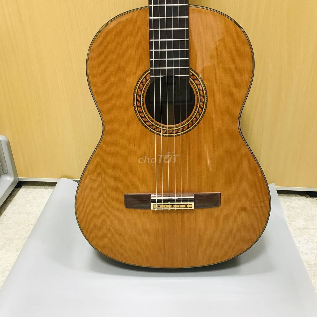 Đàn Guitar Cổ Điển YAMAHA C-330C Đã qua Sử Dụng