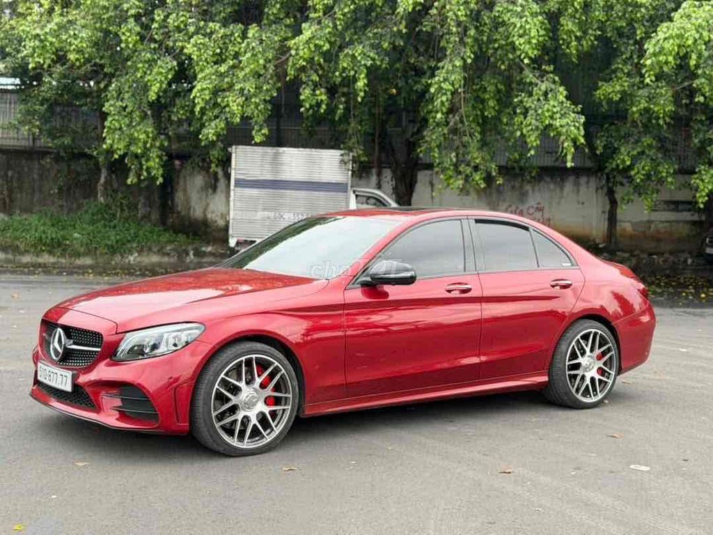 Mec C300 AMG model 2020 ngay chủ mình đứng tên , k. Mua bán Ô tô tại Thành phố Dĩ An Bình Dương được đăng bởi Nguyễn Tuấn hình 1