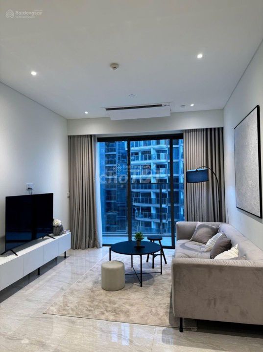 Cho thuê căn hộ chung cư Sky Center 2PN giá 16 triệu