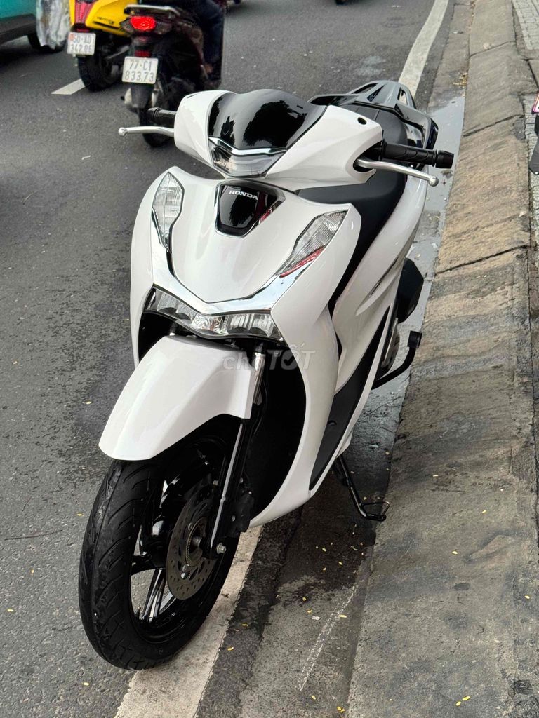 Honda SH 160i ABS куои 2023 Белый, черный, пятнистый