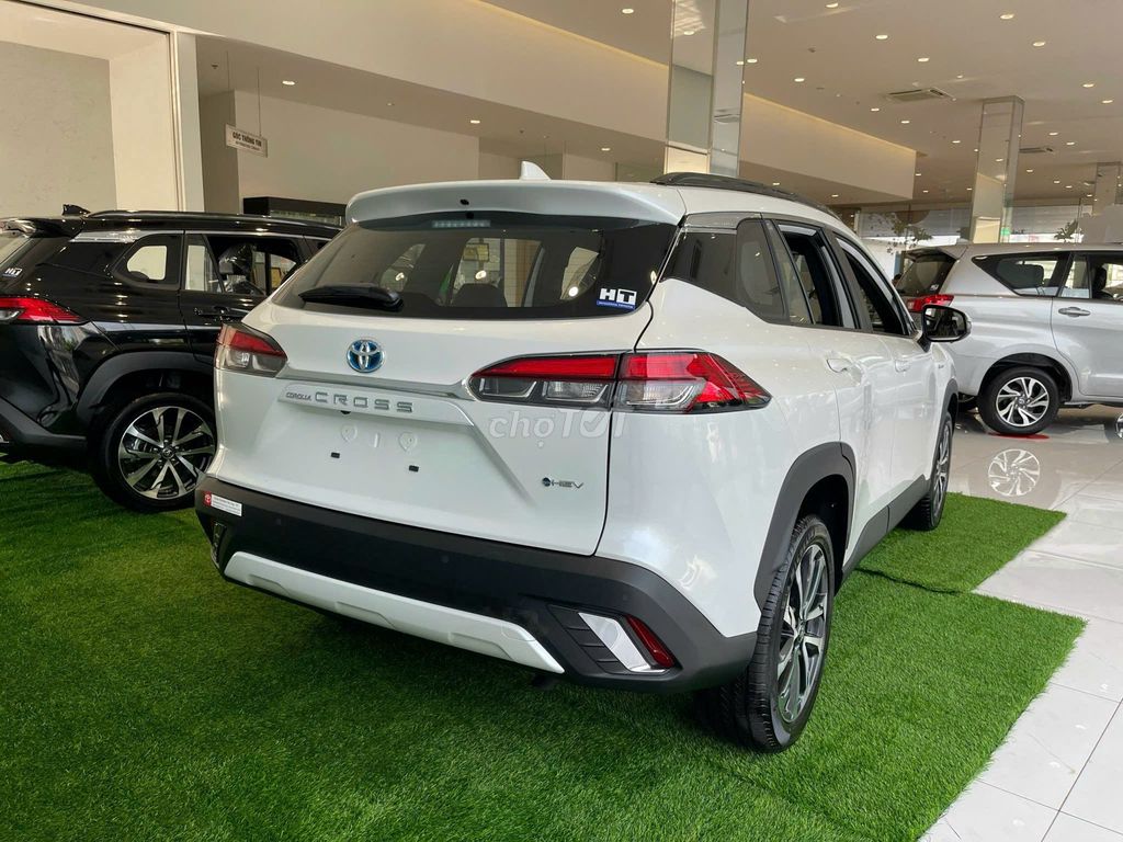 Toyota Corolla Cross 2026 photo 2
