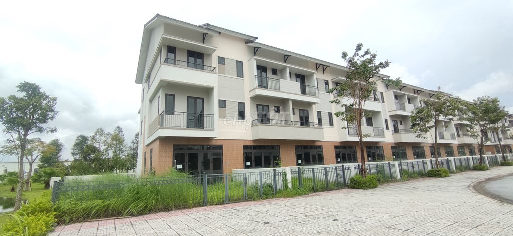 Bán 2 shophouse vị trí vàng tại Centa Riverside, TP. Từ Sơn, Bắc Ninh. Mua bán văn phòng, mặt bằng kinh doanh tại Thị xã Từ Sơn Bắc Ninh được đăng bởi Hoàng Ngọc Lan hình 4