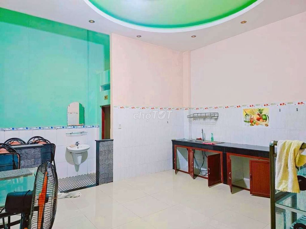 Nhà phố 70m2, 3 tầng, 3 phòng ngủ, đường Nguyễn Duy Trinh, Quận 9