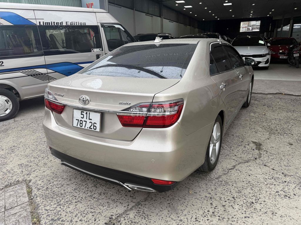 Toyota Camry 2016 2.5Q - 70000 km. Mua bán Ô tô tại Quận 12 Tp Hồ Chí Minh được đăng bởi A Quý hình 8