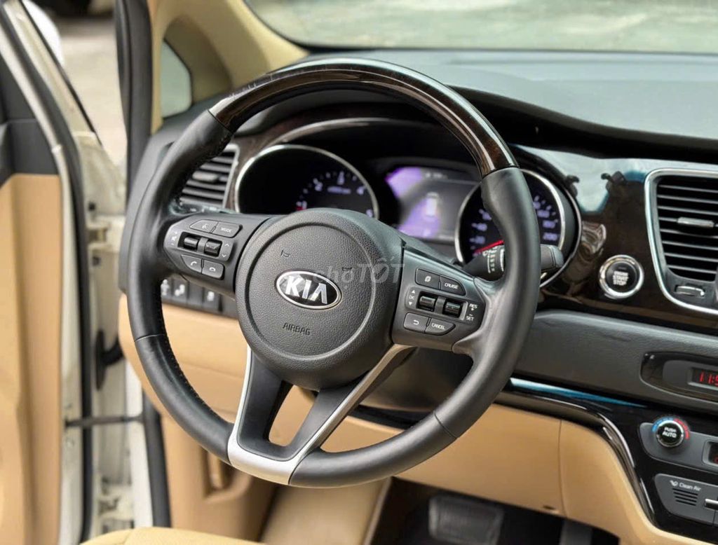 Kia Sedona 2019 Full 2.2 Trắng. Mua bán Ô tô tại Thành phố Thủ Dầu Một Bình Dương được đăng bởi CHỢ Ô TÔ AN SƯƠNG hình 8