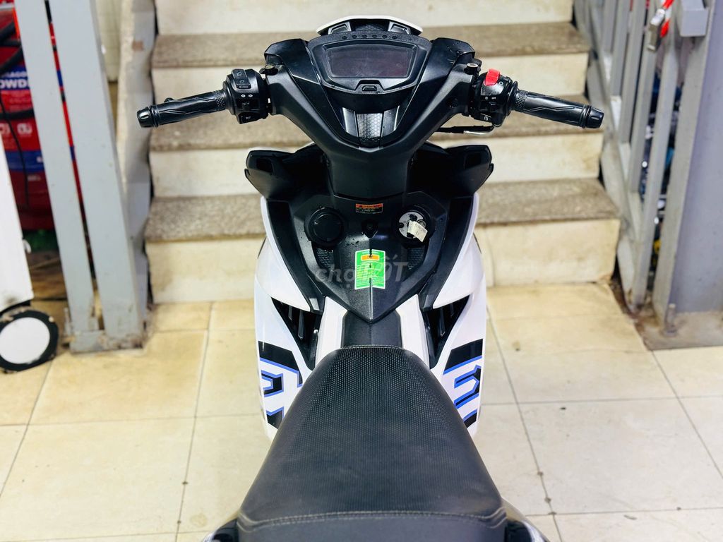Мотосалон Thịnh Phát - Yamaha Exciter 150 RC Белый Перламутр