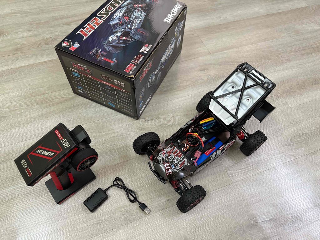 xe điều khiển tốc độ cao