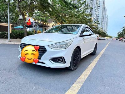 Hyundai Accent Trắng Số sàn