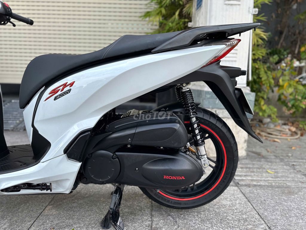 [Góp 50] sh 300i date 2017 trắng sporty, zin 100%. Mua bán Xe máy tại Quận Tân Phú Tp Hồ Chí Minh được đăng bởi VÕ MINH HẬU hình 10