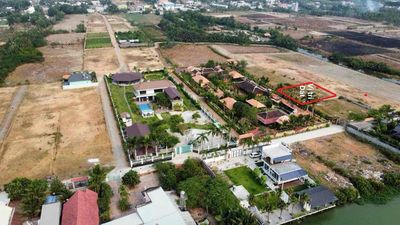 Cần bán 500m2 đất TMDV nằm trong khu biệt thự vườn xã P. Đông. Mua bán đất tại Huyện Nhơn Trạch Đồng Nai được đăng bởi Đất dân giá gốc