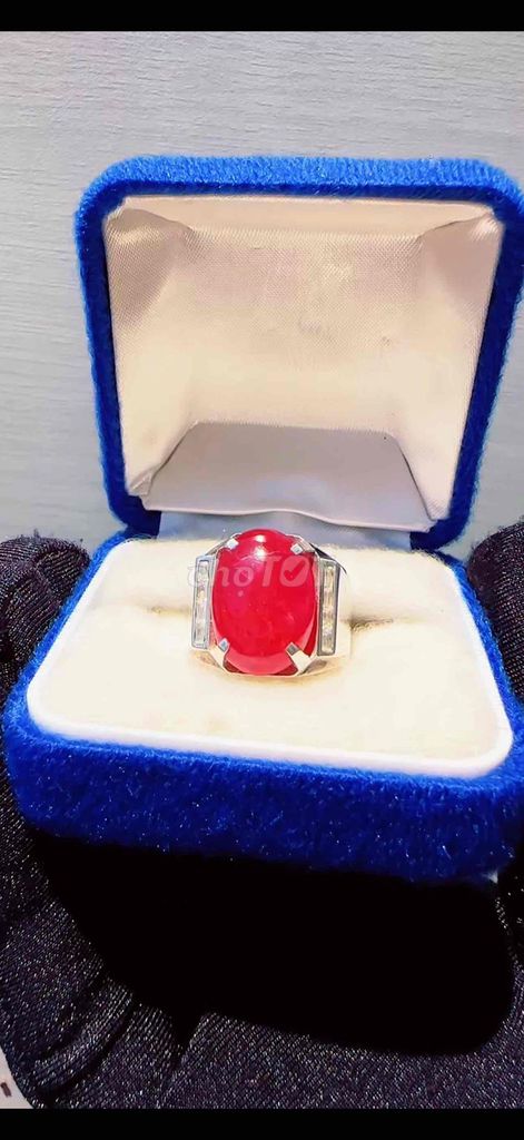 Đá quý Ruby đỏ tươi đã kiểm định tự nhiên