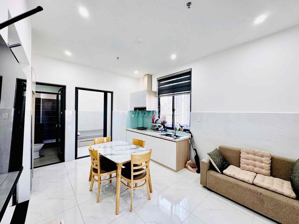 Brand-new 2-bedroom flat near Hồ Xuân Hương and My Khe beach — photo 4