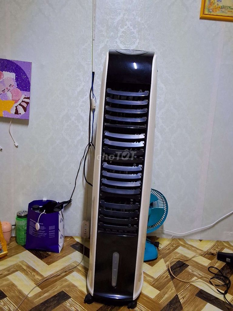 Quạt phun sương Comfee Đen, Trắng. Mua bán Quạt tại Huyện Bình Chánh Tp Hồ Chí Minh được đăng bởi thảo hình 1
