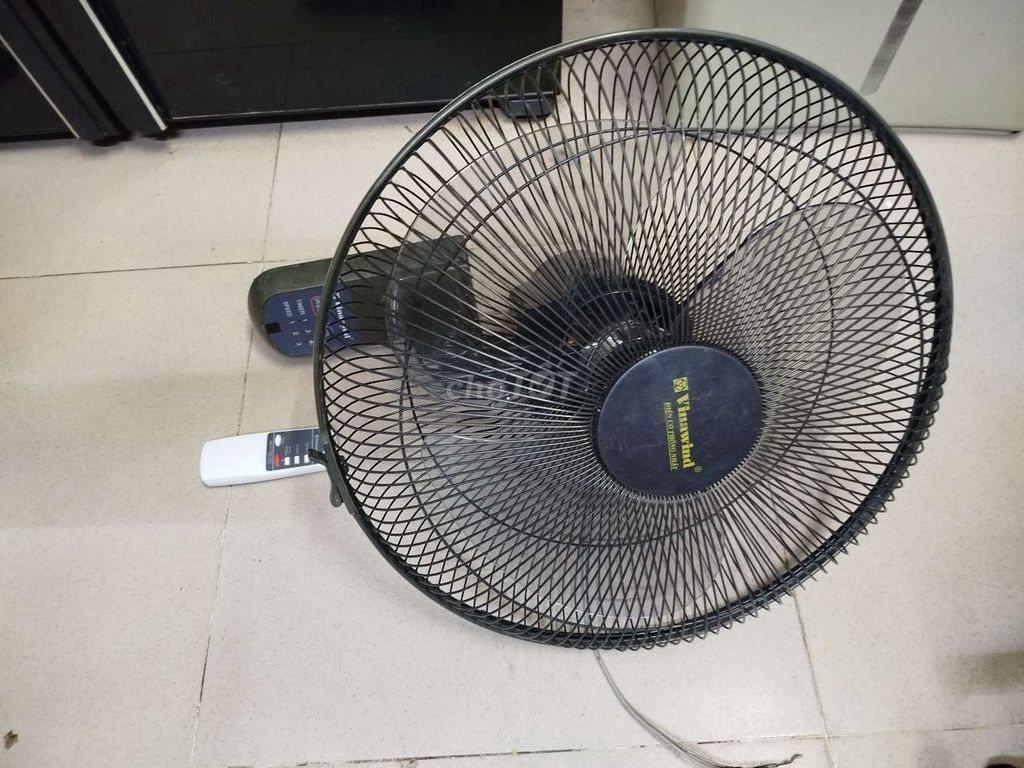 Quạt treo tường Điện Cơ Thống Nhất Vinawind Đen. Mua bán Quạt tại Quận Hoàng Mai Hà Nội được đăng bởi Lê Ngọc 1974 hình 1