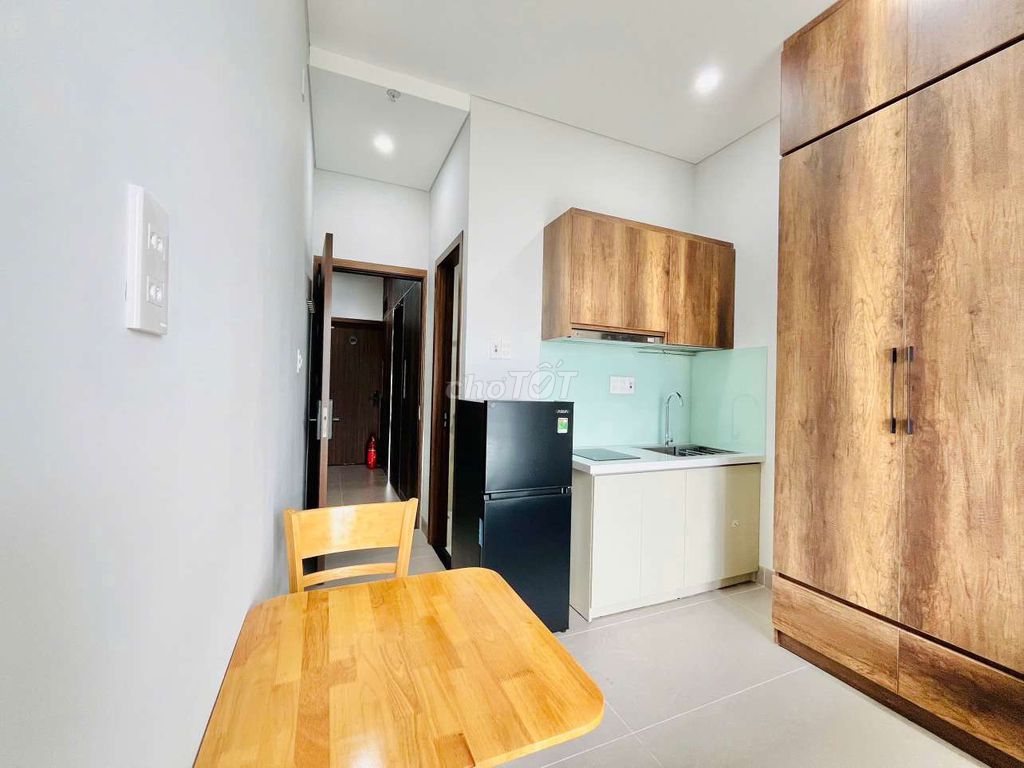 Green, furnished apartment with big balcony in FPT City — photo 7