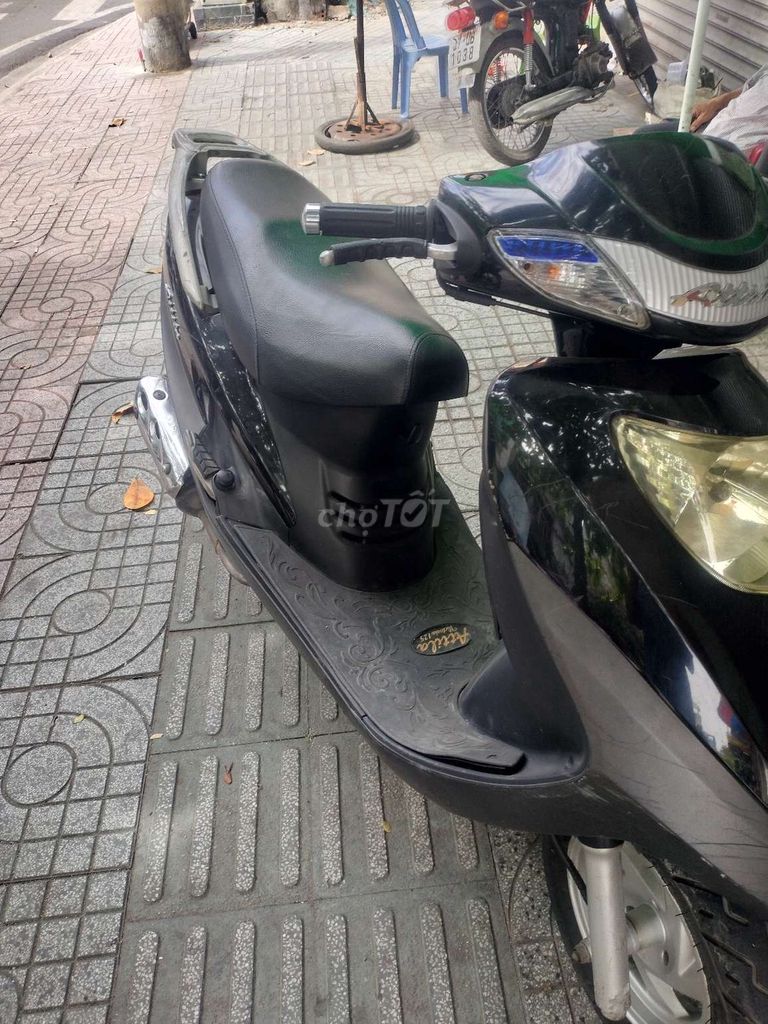 SYM Attila Victoria màu Đen. Mua bán Xe máy tại Quận 11 Tp Hồ Chí Minh được đăng bởi Tuấn hình 4