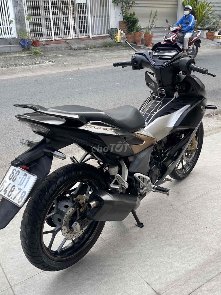 cần bán xe whinerX 2020 abs chính chủ ký giấy. Mua bán Xe máy tại Quận 7 Tp Hồ Chí Minh được đăng bởi Đinh Hiêp hình 3