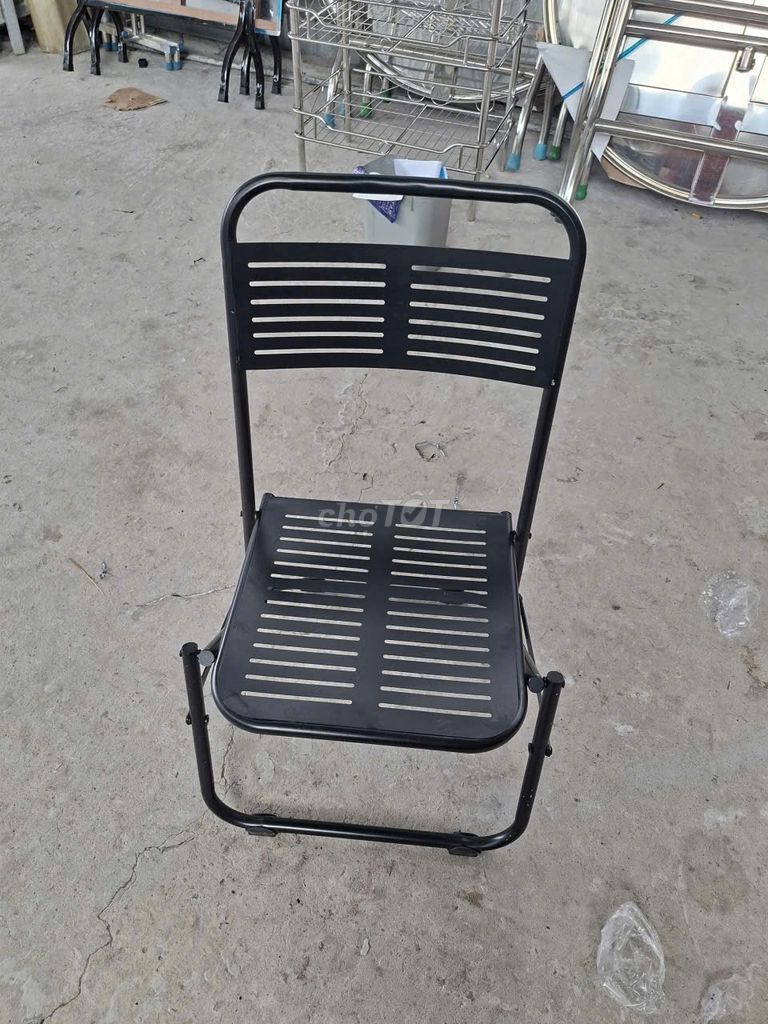 Ghế xếp Sắt Đen Gấp gọn. Mua bán Bàn ghế tại Quận Ninh Kiều Cần Thơ được đăng bởi Ngọc Phụng  hình 1