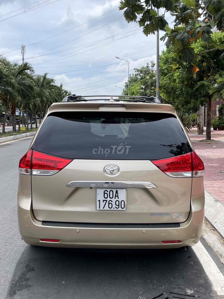 Bán TOYOTA SIENNA SX- 2013 - bản LIMITED 4WD. Mua bán Ô tô tại Quận 5 Tp Hồ Chí Minh được đăng bởi Trần văn Tân  hình 1