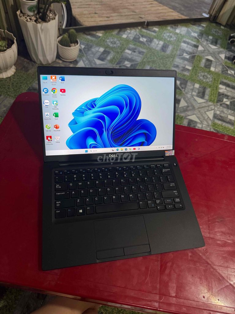 Dell Latitude 7390 i5-8350U 13.3 inch 8GB/128GB. Mua bán Laptop tại Thành phố Buôn Ma Thuột Đắk Lắk được đăng bởi nguyễn Hải hình 1