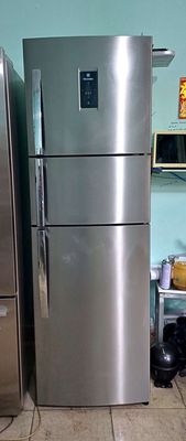 Tủ lạnh Electrolux 334 lít bảo hành 3 tháng