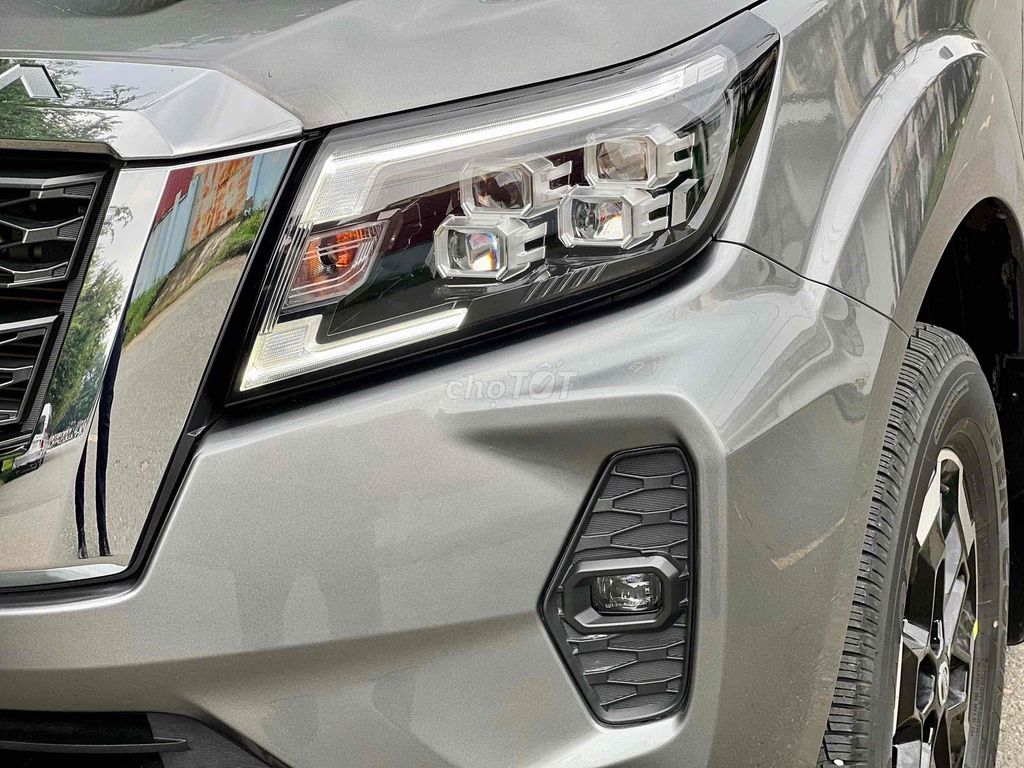 Nissan Navara 2021 VL 2.5 AT 2WD - 37000 km. Mua bán Ô tô tại Quận Tân Phú Tp Hồ Chí Minh được đăng bởi Thuý Thanh hình 2
