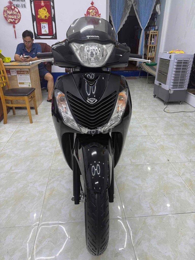 Honda SH 150i 2010 черный глянцевый Италия