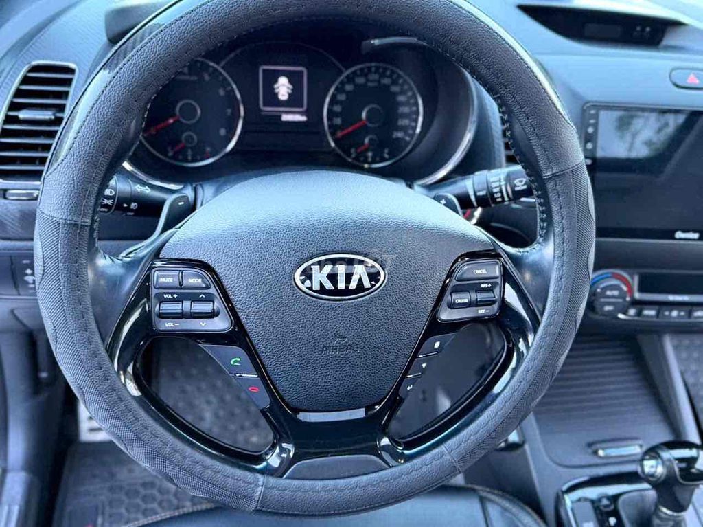 Kia Cerato 2016 1.6 Số Tự Động Xe Đẹp. Mua bán Ô tô tại Quận Ngũ Hành Sơn Đà Nẵng được đăng bởi Lê Anh Đức hình 12