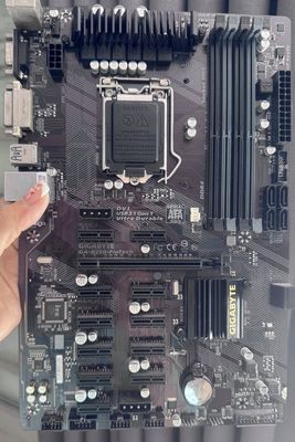 Main Gigabyte B250 Fintech còn mới,đẹp. Mua bán Linh kiện (RAM, Card...) tại Quận Hải Châu Đà Nẵng được đăng bởi Baxiqua