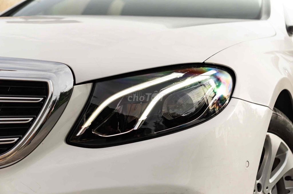 Mercedes E200 Model 2017 - Trắng Nâu - Chất xe zin. Mua bán Ô tô tại Quận 7 Tp Hồ Chí Minh được đăng bởi Thật Nguyễn LongAnh Auto hình 5