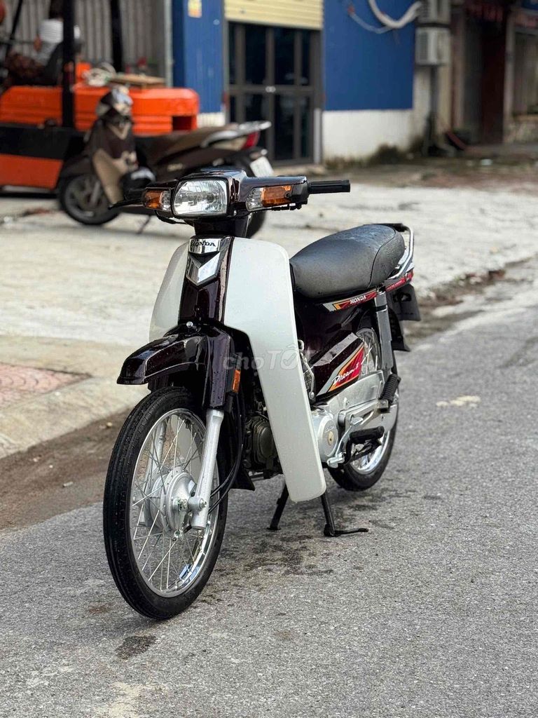 Honda Dream 2012 100i в оригинальном отличном состоянии