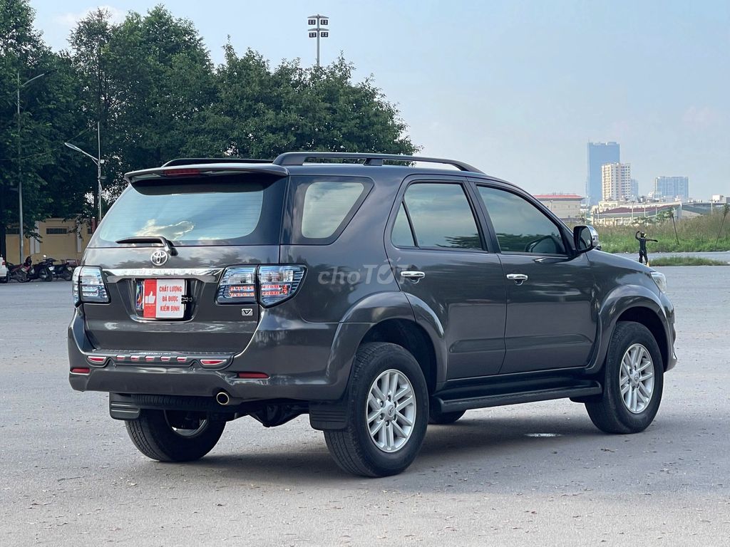 Toyota Fortuner 2012 2.7V xám xi măng đẹp gắt xe. Mua bán Ô tô tại Quận Thanh Xuân Hà Nội được đăng bởi Vạn Phát  Auto hình 2