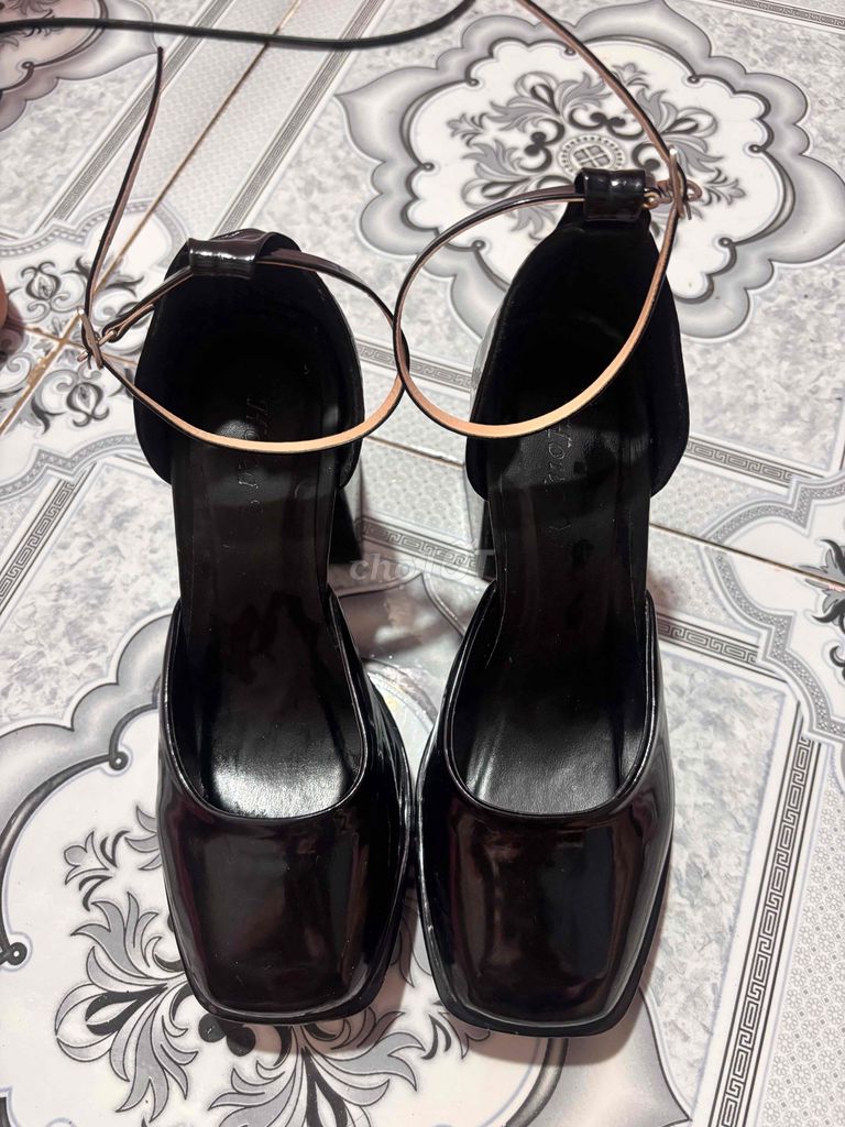 Giày cao gót Nữ Đen 7cm size 35. Mua bán Giày dép tại Huyện Lấp Vò Đồng Tháp được đăng bởi Trịnh Cẩm hình 1