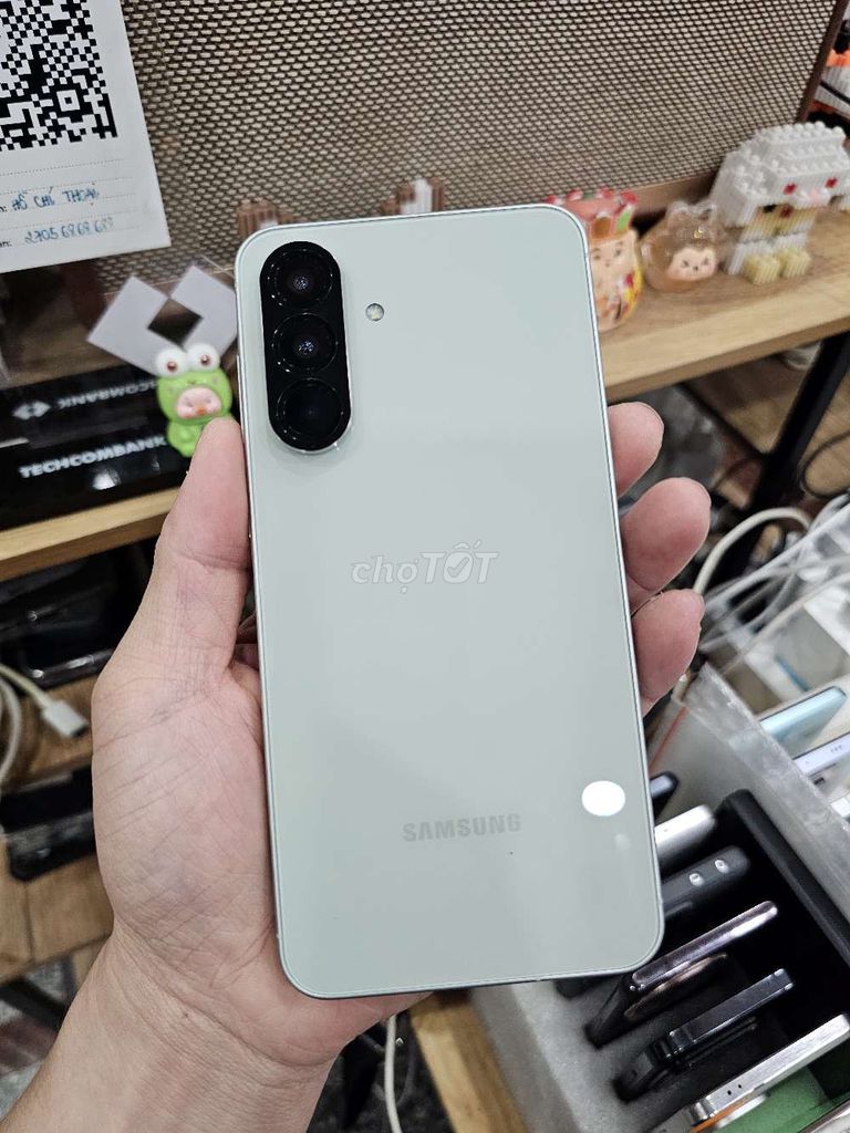 Samsung A56 5G 256G TGDĐ BH 18/7/26 KEN 99.9% VIP. Mua bán Điện thoại tại Quận Tân Phú Tp Hồ Chí Minh được đăng bởi Ngô Minh Mobile  hình 1