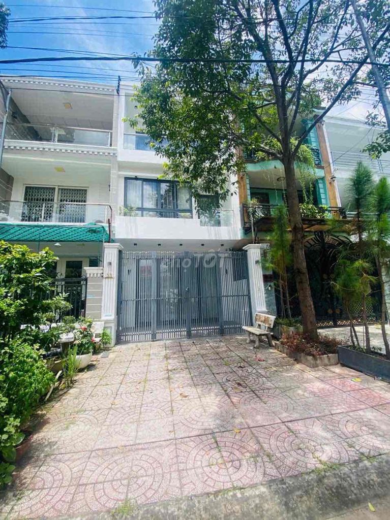 CHO THUÊ NHÀ 2 LẦU ĐẸP RỘNG - FULL MÁY LẠNH, CÓ NỘI THẤT