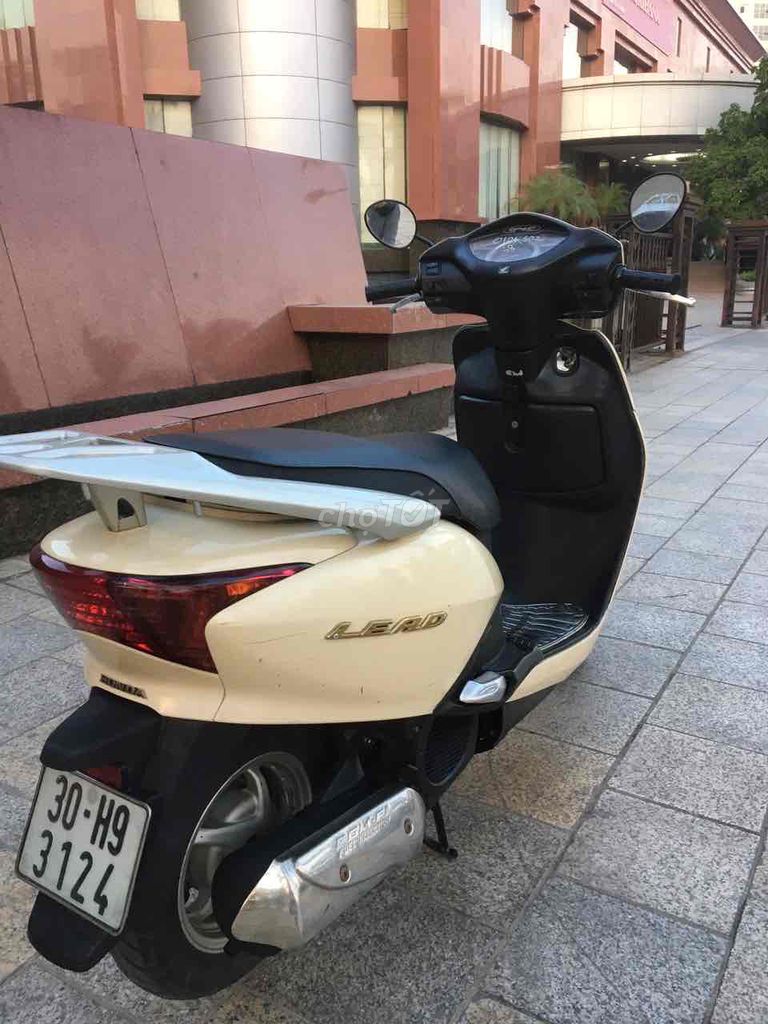 Honda Lead 110 dky 2017 mới 97% nilong cả xe. Mua bán Xe máy tại Quận Bắc Từ Liêm Hà Nội được đăng bởi Phương Uyên hình 5