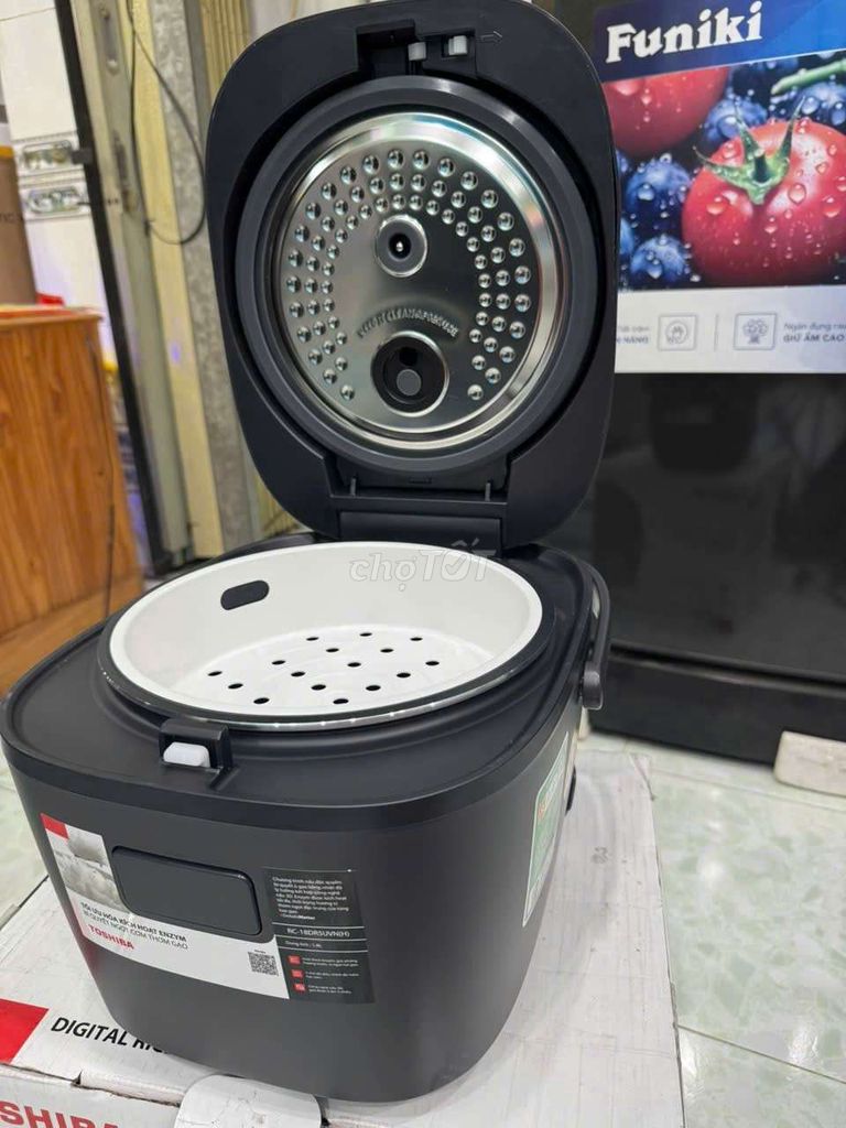 Nồi cơm điện tử Toshiba 1.8 lít Đen. Mua bán Bếp, lò, đồ điện nhà bếp tại Thành phố Biên Hòa Đồng Nai được đăng bởi CTy TNHH MTV TMDV Hậu Minh Hà  hình 1