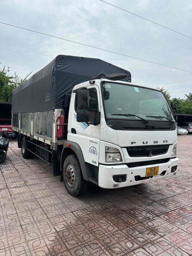 Fuso 6,45t cuoi 2020 thùng 6,3 m xe zin chat mL