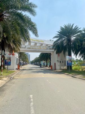 NH.À PHỐ CENTANA ĐIỀN PHÚC THÀNH – P. LONG TRƯỜNG  – GIÁ 9 T.Y