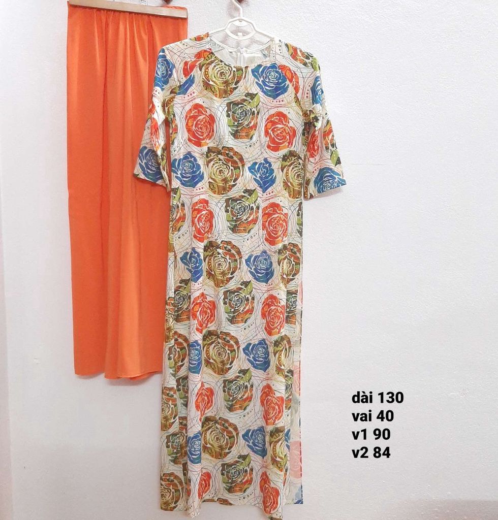 Áo dài tay lửng cổ tròn. Mua bán Quần áo tại Quận Hải Châu Đà Nẵng được đăng bởi Van Nguyen hình 1