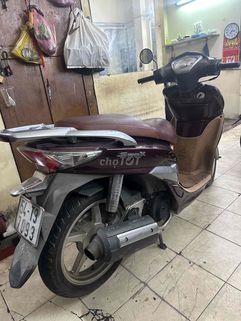 Shark 2010 Máy siêu ngon. BSTP cavet đầy đủ. Mua bán Xe máy tại Quận Bình Thạnh Tp Hồ Chí Minh được đăng bởi Cửa hàng bán xe cũ hcm bình thạnh hình 5