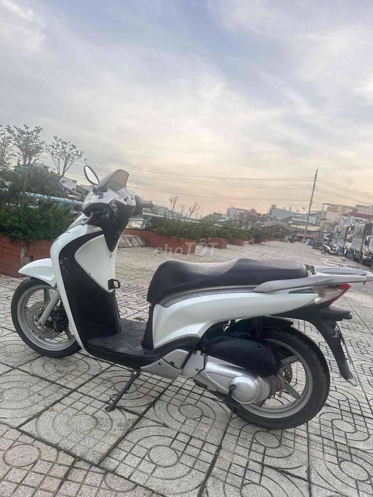 cần nhượng lại em SH nhập khẩu ý nguyên chiếc. Mua bán Xe máy tại Thành phố Mỹ Tho Tiền Giang được đăng bởi Minh Khôi hình 4