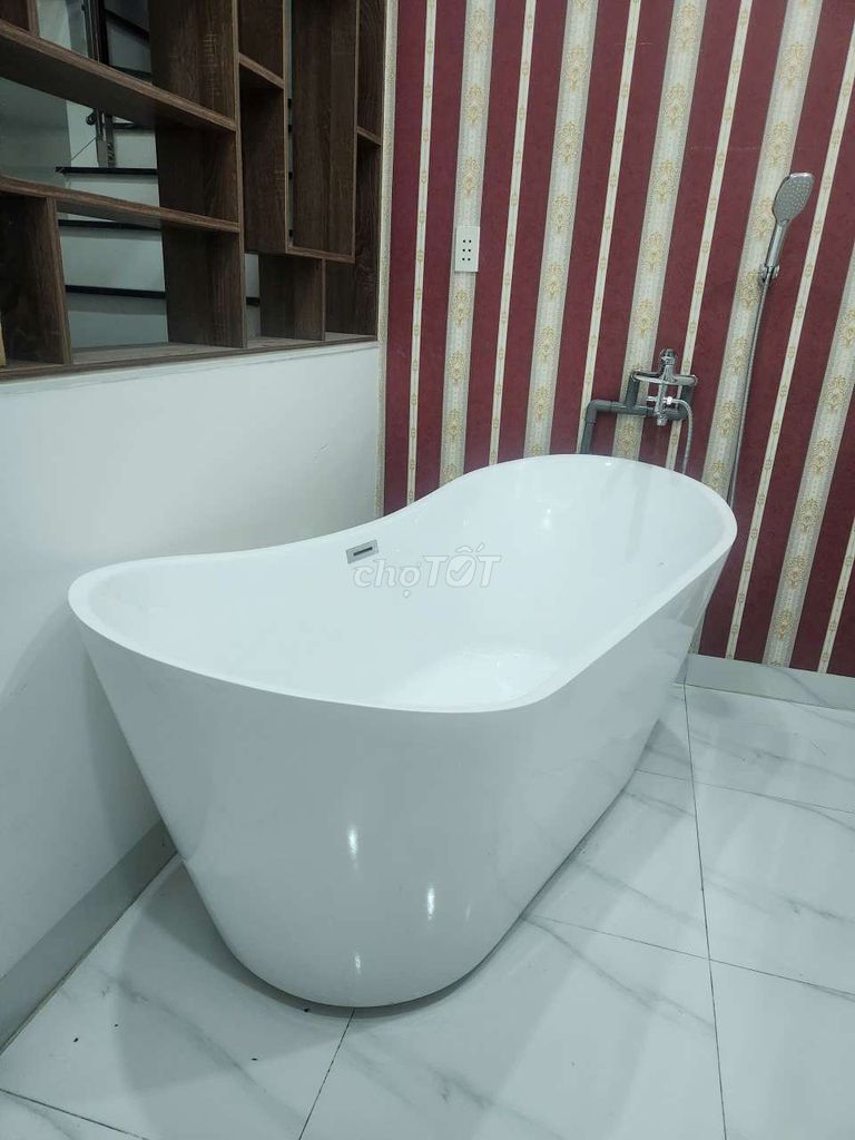 Bồn tắm Trắng Như mới. Mua bán Thiết bị vệ sinh, nhà tắm tại Thành phố Thuận An Bình Dương được đăng bởi anh Tuấn hình 1