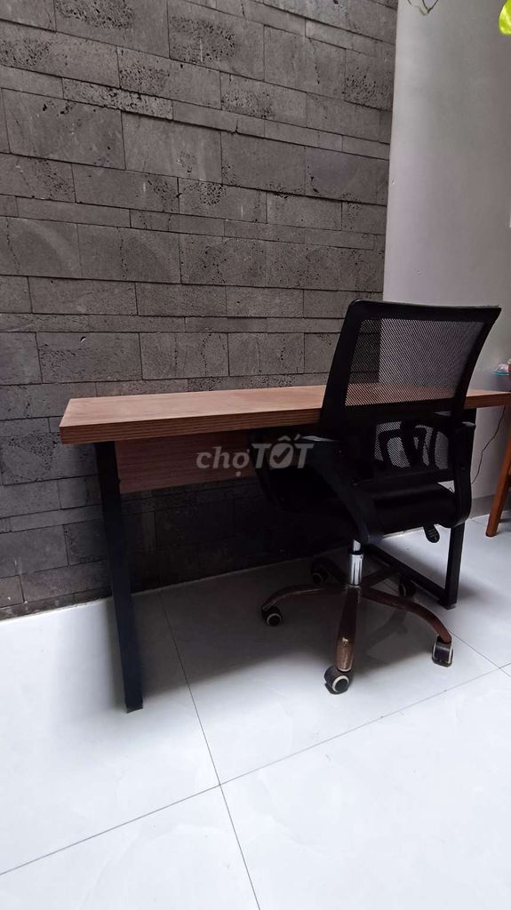 Thanh lý bàn ghế làm việc. Mua bán Bàn ghế tại Thị xã Điện Bàn Quảng Nam được đăng bởi Nguyễn Hữu Duy hình 1