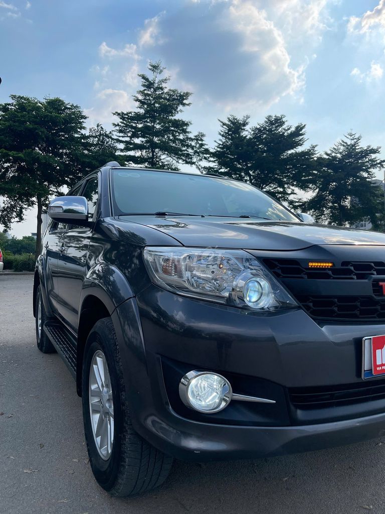 Toyota Fortuner 2012 2.7V xám xi măng đẹp gắt xe. Mua bán Ô tô tại Quận Thanh Xuân Hà Nội được đăng bởi Vạn Phát  Auto hình 13